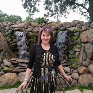 Meet your Posher, Ana